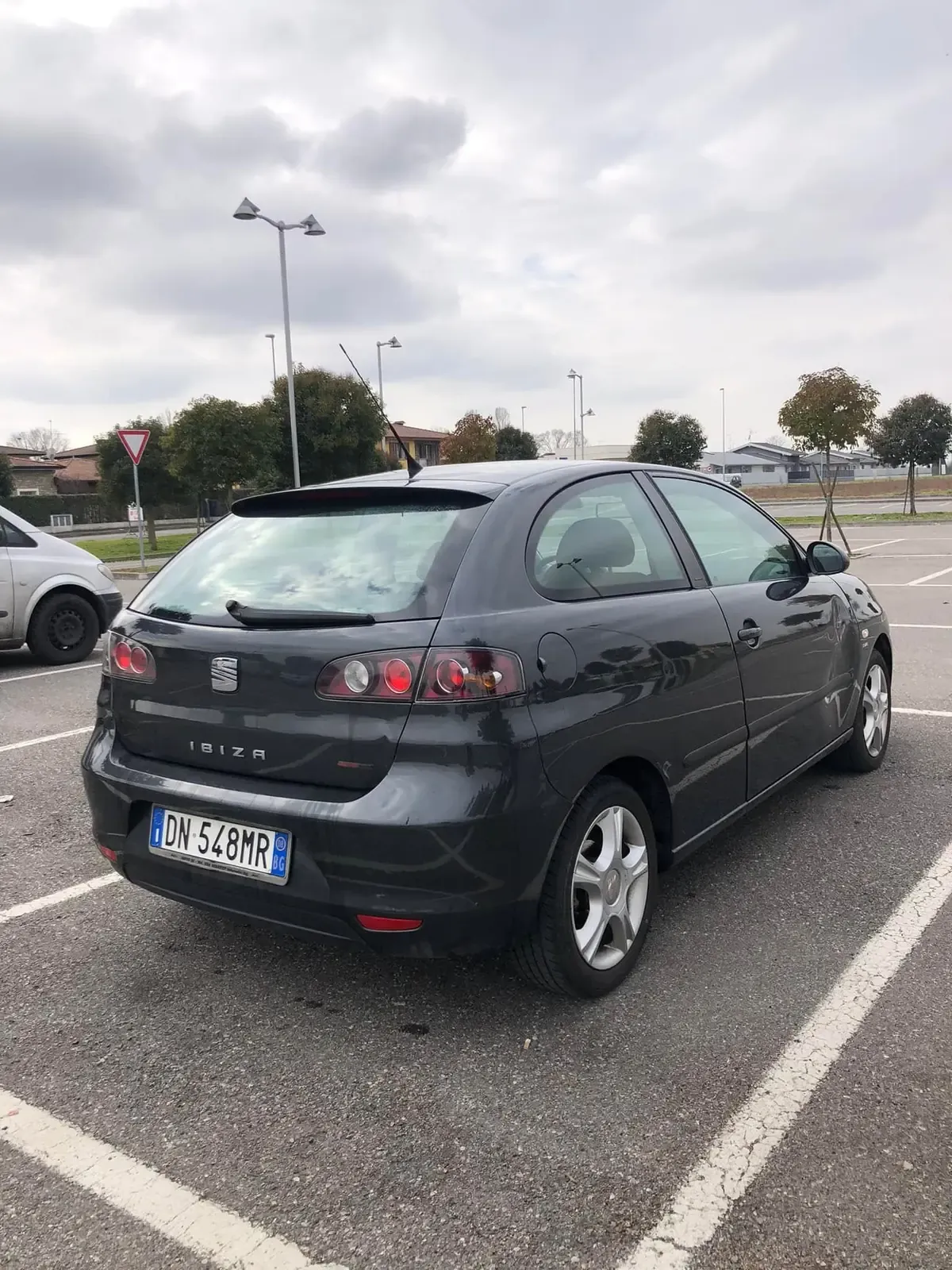 Seat Ibiza 1.4 Sport Edition GPL, foto 6 di 9
