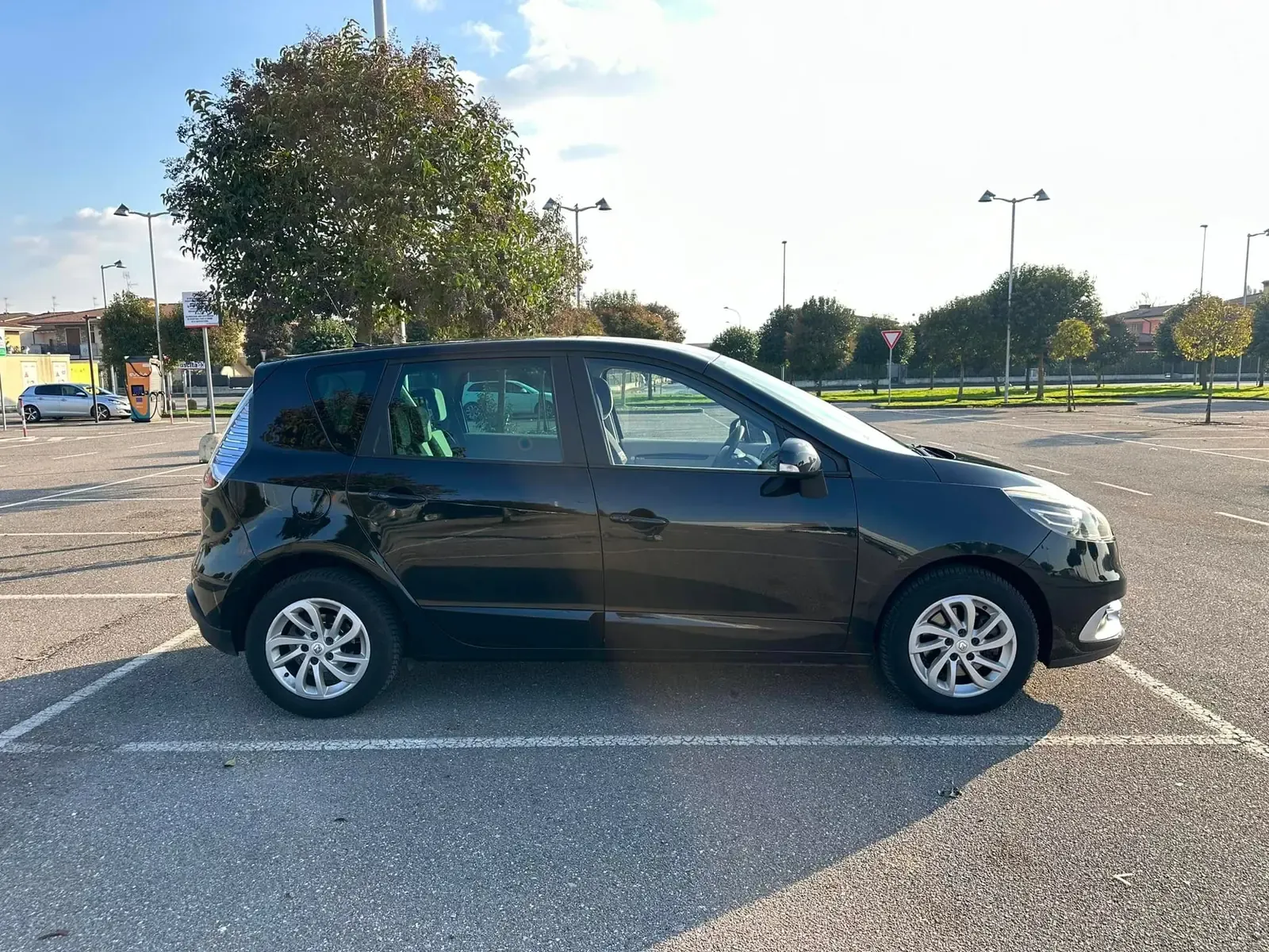Renault Scénic 1.5 dCi XMOD Live, foto 6 di 11