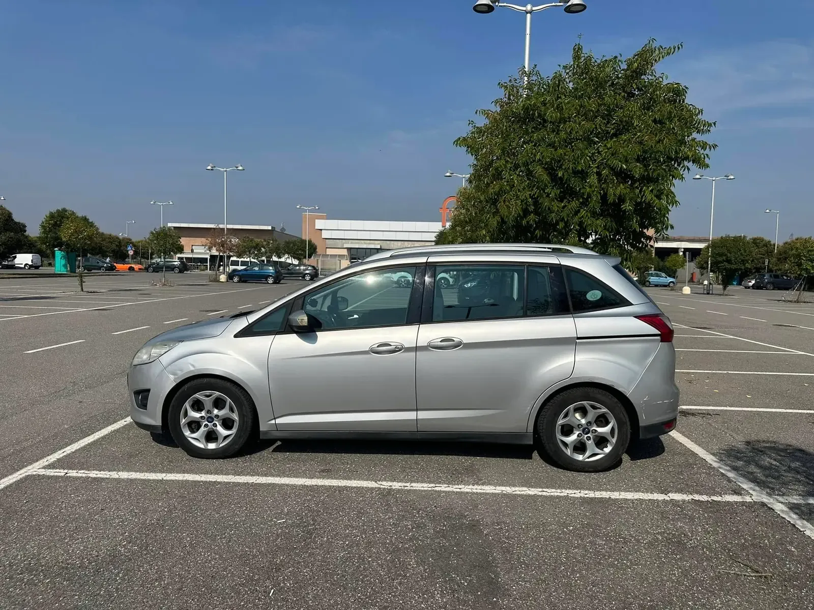 Ford C-Max 1.6 TDCi Plus 7 posti, foto 7 di 12