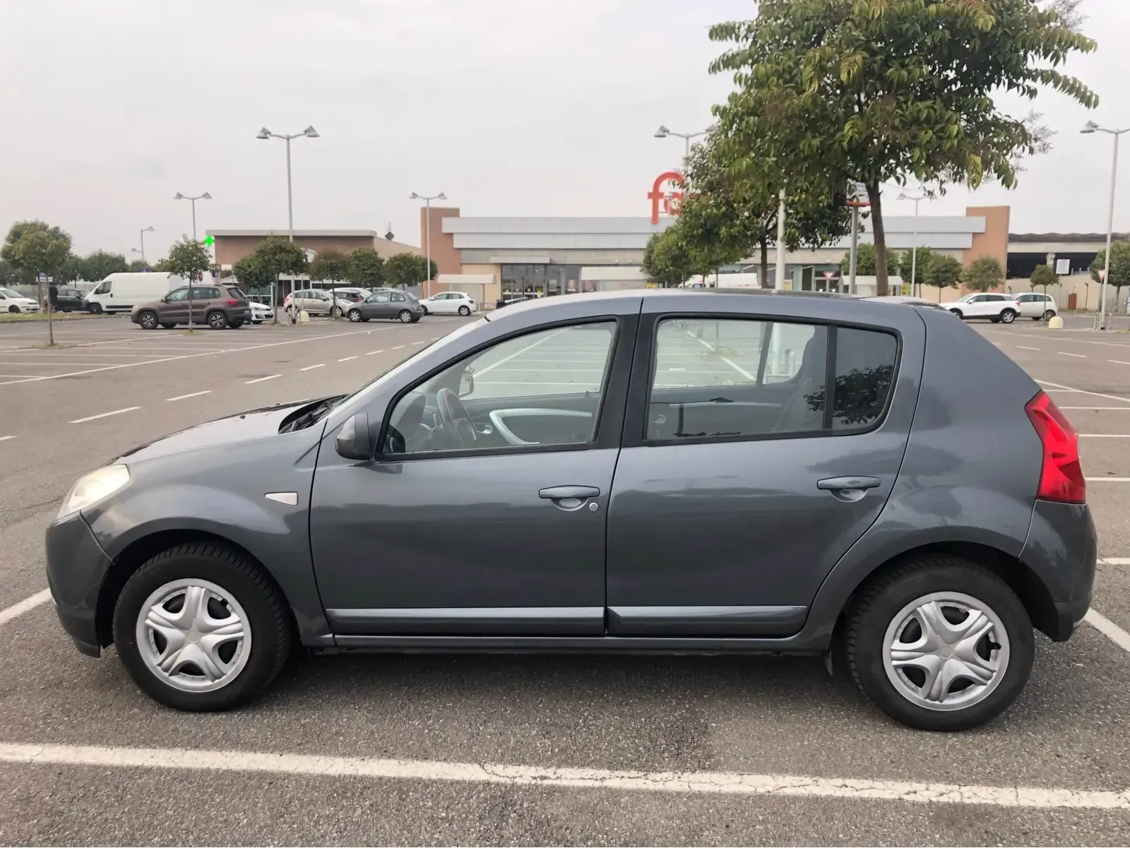 Dacia Sandero 1.4 GPL, foto 7 di 9