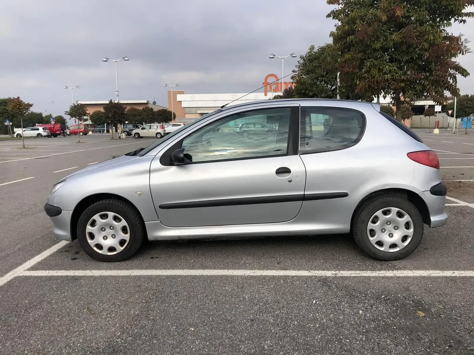 Peugeot 206 1.4 HDi Basis, foto 8 di 9