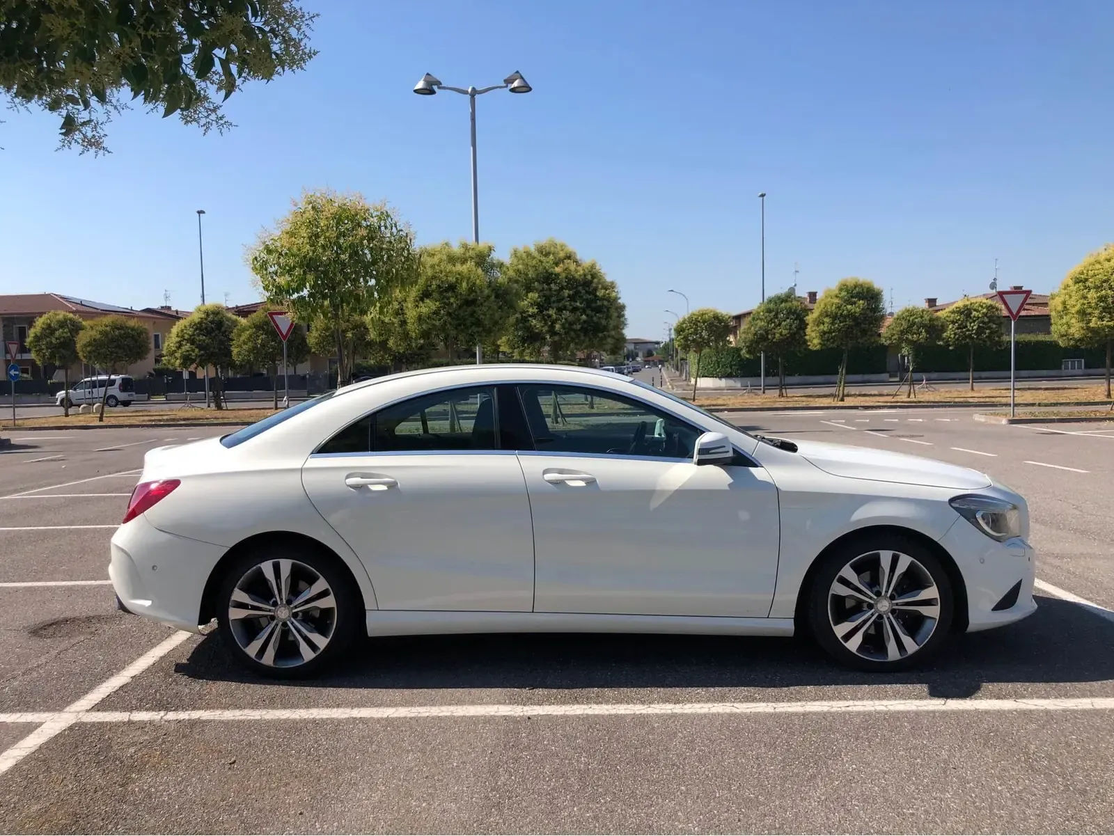 Mercedes-Benz CLA 220 CDI, foto 8 di 10