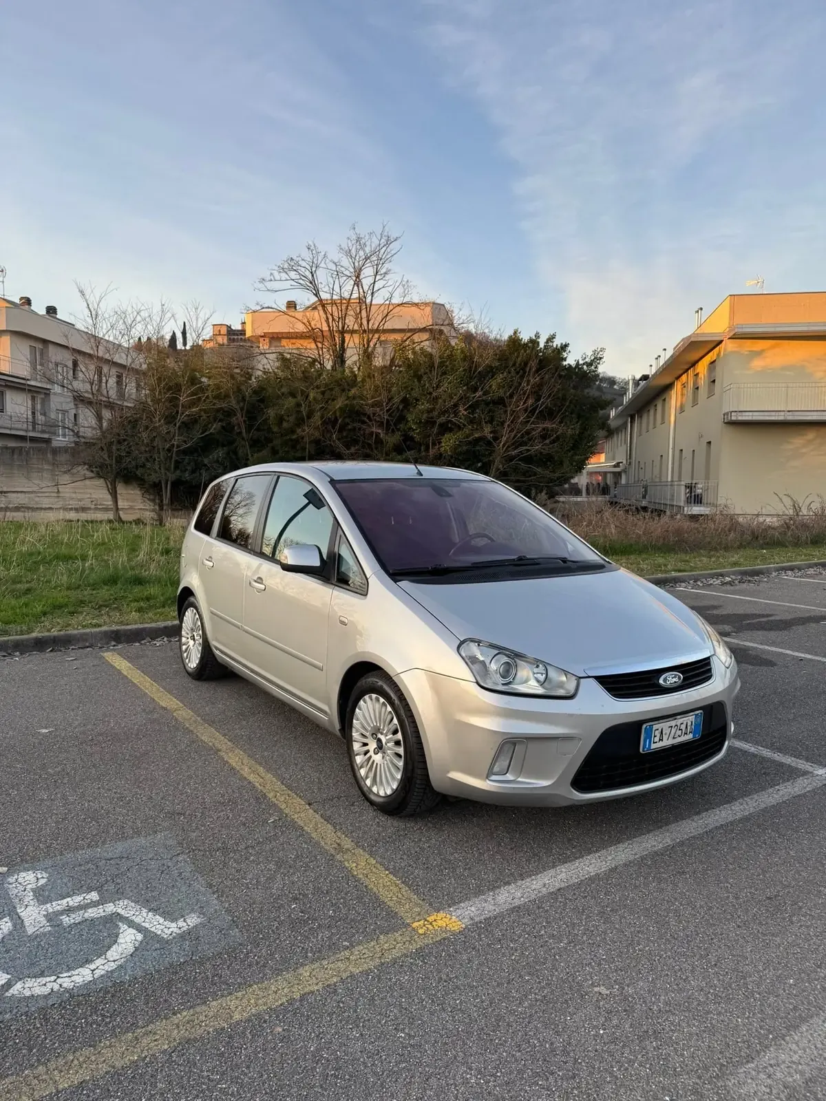 Ford C-Max 1.6 TDCi 90 CV Titanium, foto 8 di 11