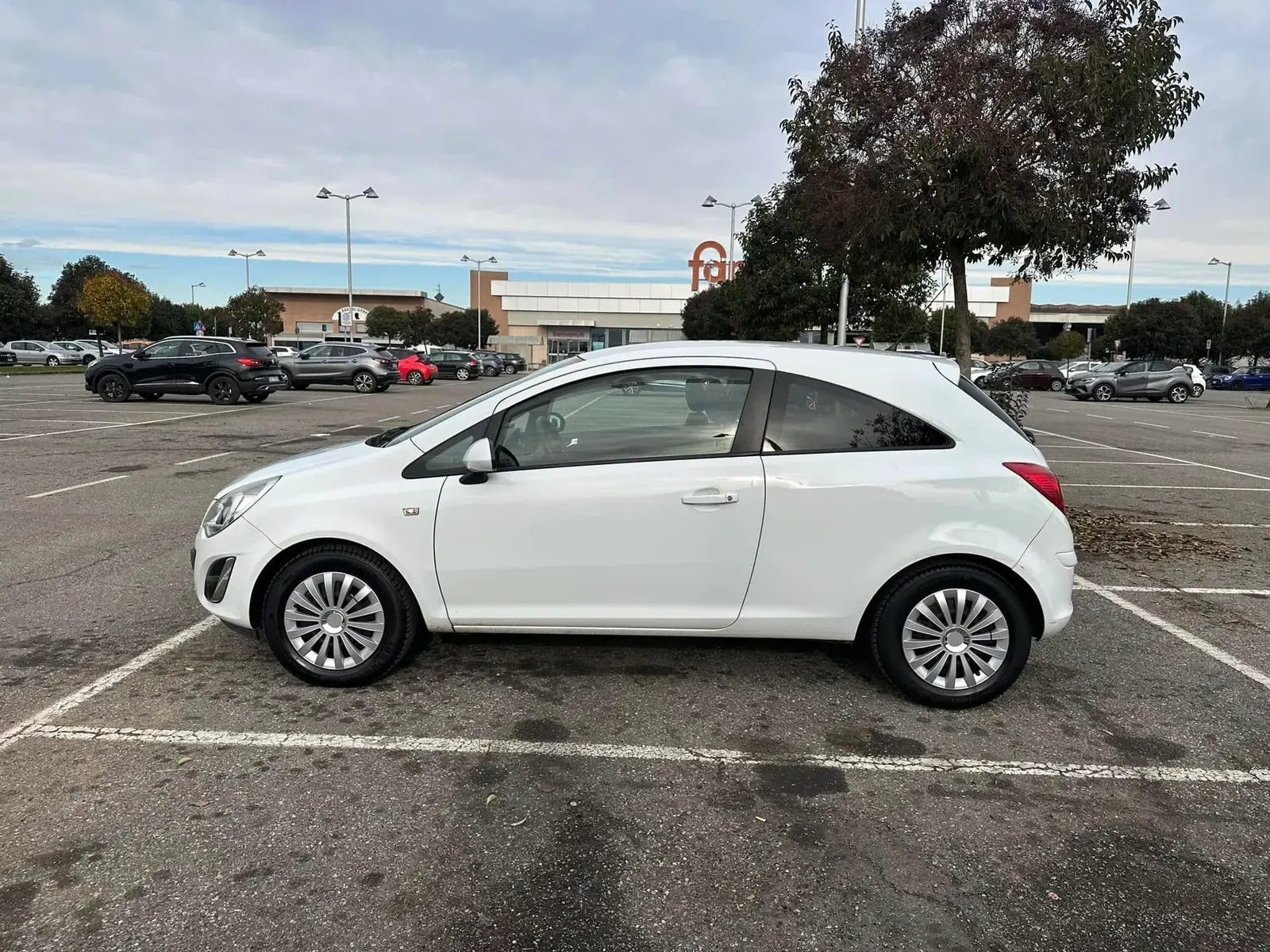 Opel Corsa 1.3 CDTi Edition, foto 8 di 11