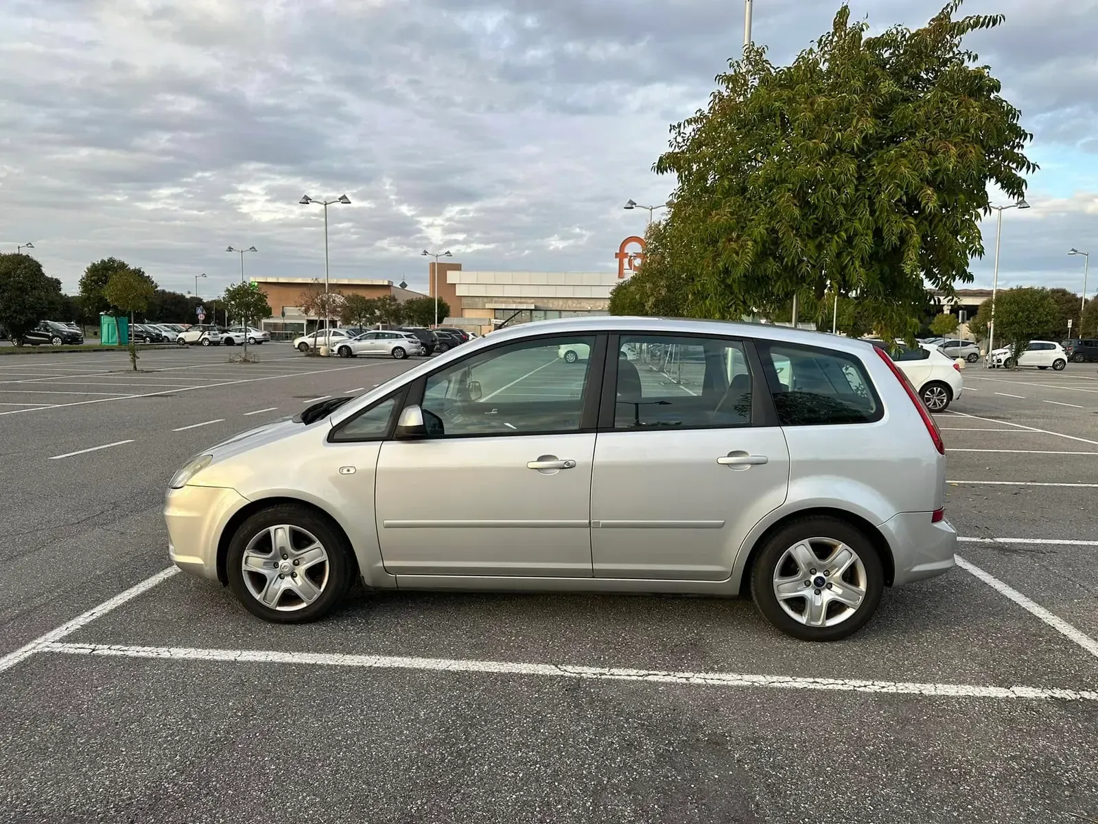 Ford C-Max 1.6 TDCi Style, foto 8 di 10