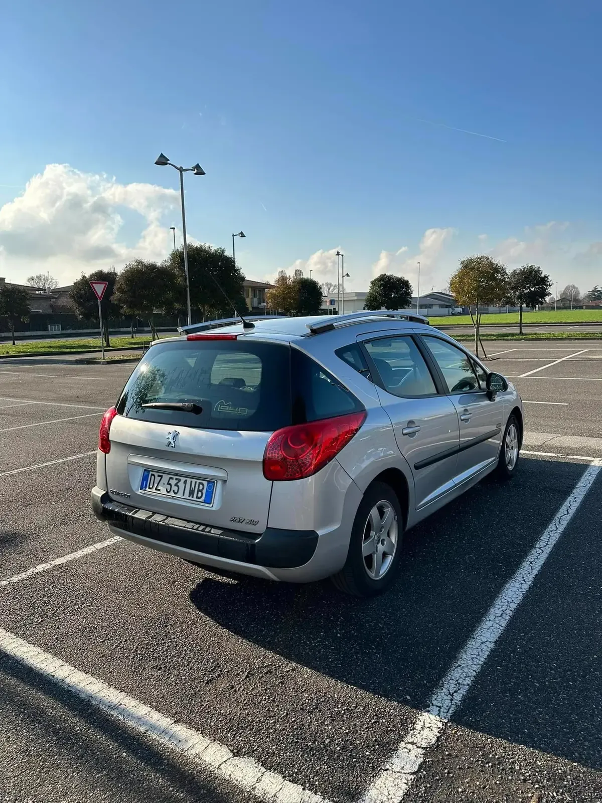 Peugeot 207 1.6 HDi Tendance, foto 8 di 9