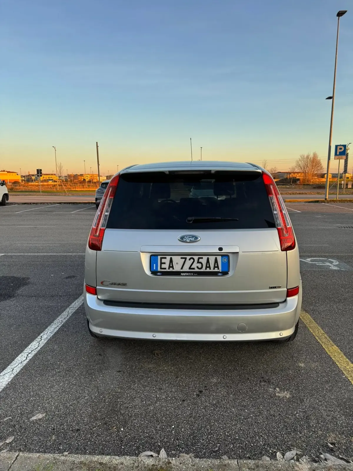 Ford C-Max 1.6 TDCi 90 CV Titanium, foto 9 di 11