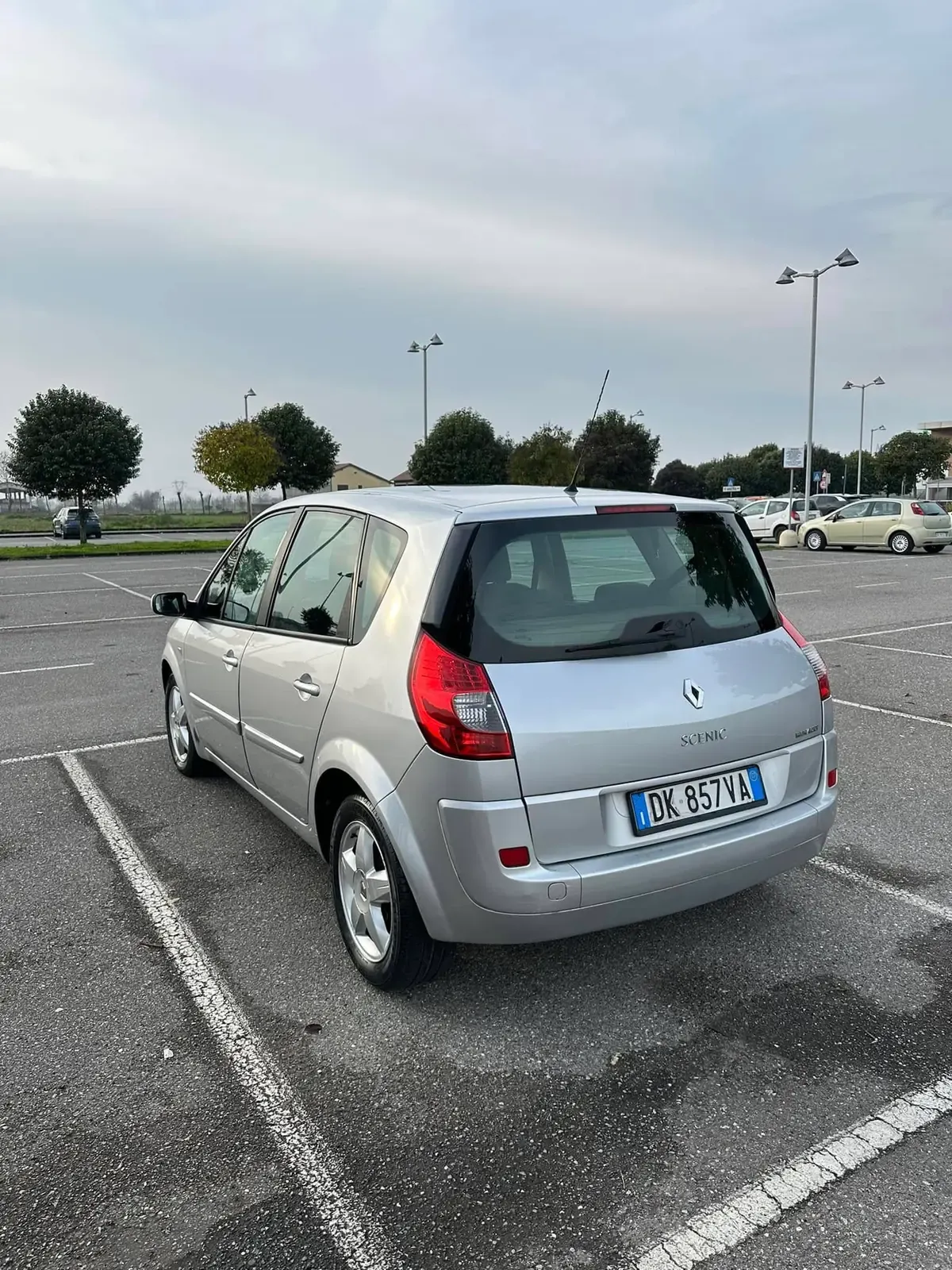 Renault Scénic 1.6 Authentique GPL, foto 9 di 11