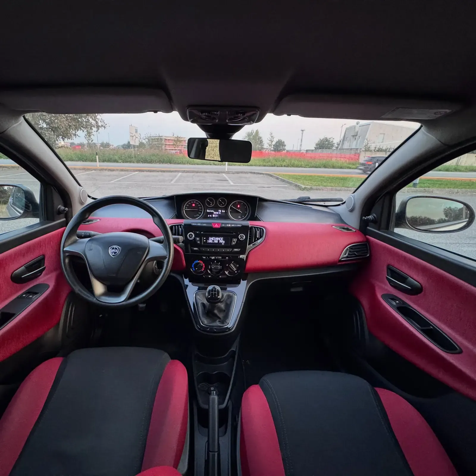 Lancia Ypsilon 1.3 MJT 16V 95 CV 5 porte S&S Platinum, foto 10 di 12
