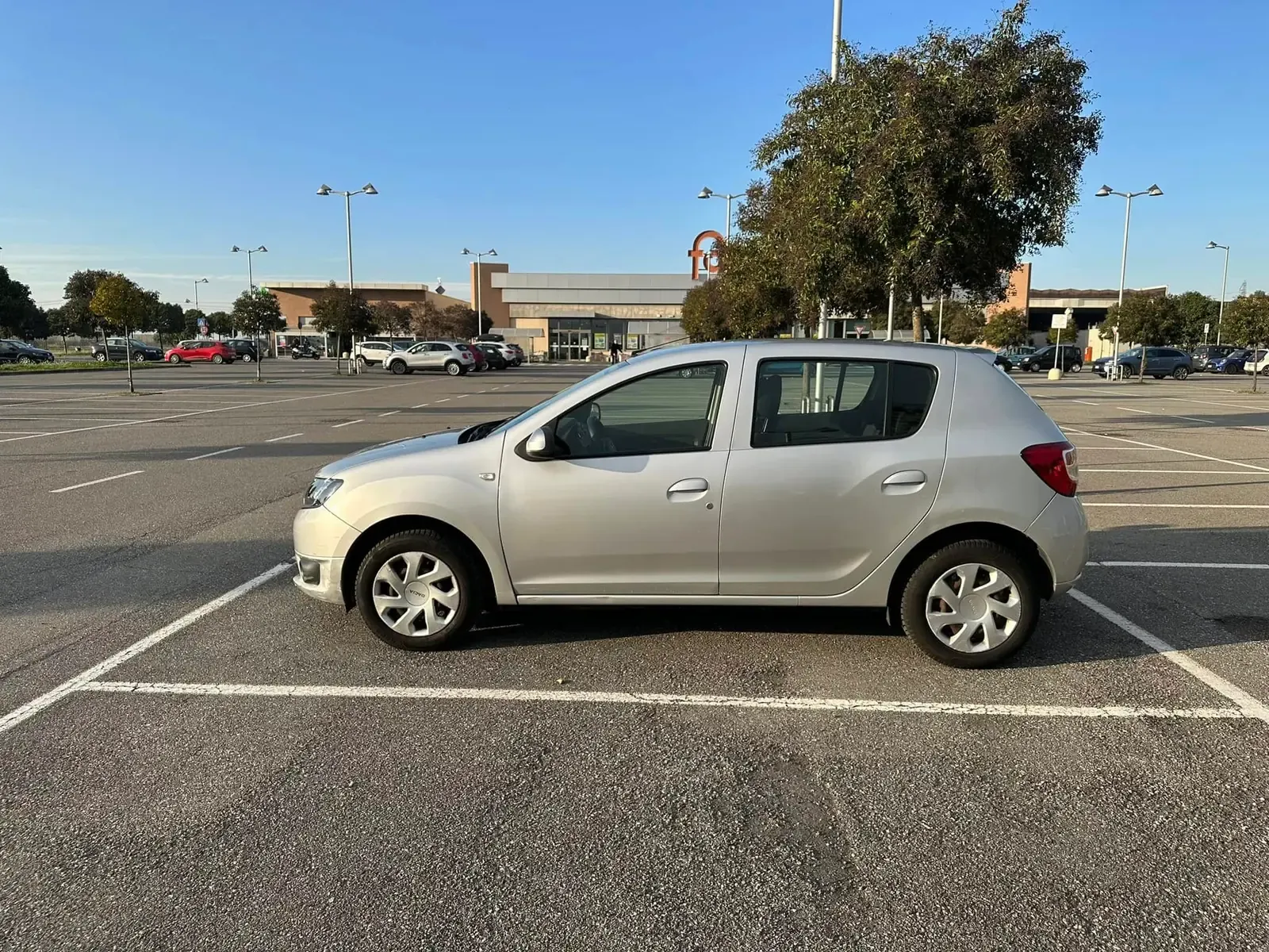 Dacia Sandero II 1.5 dCi Laureate, foto 10 di 10