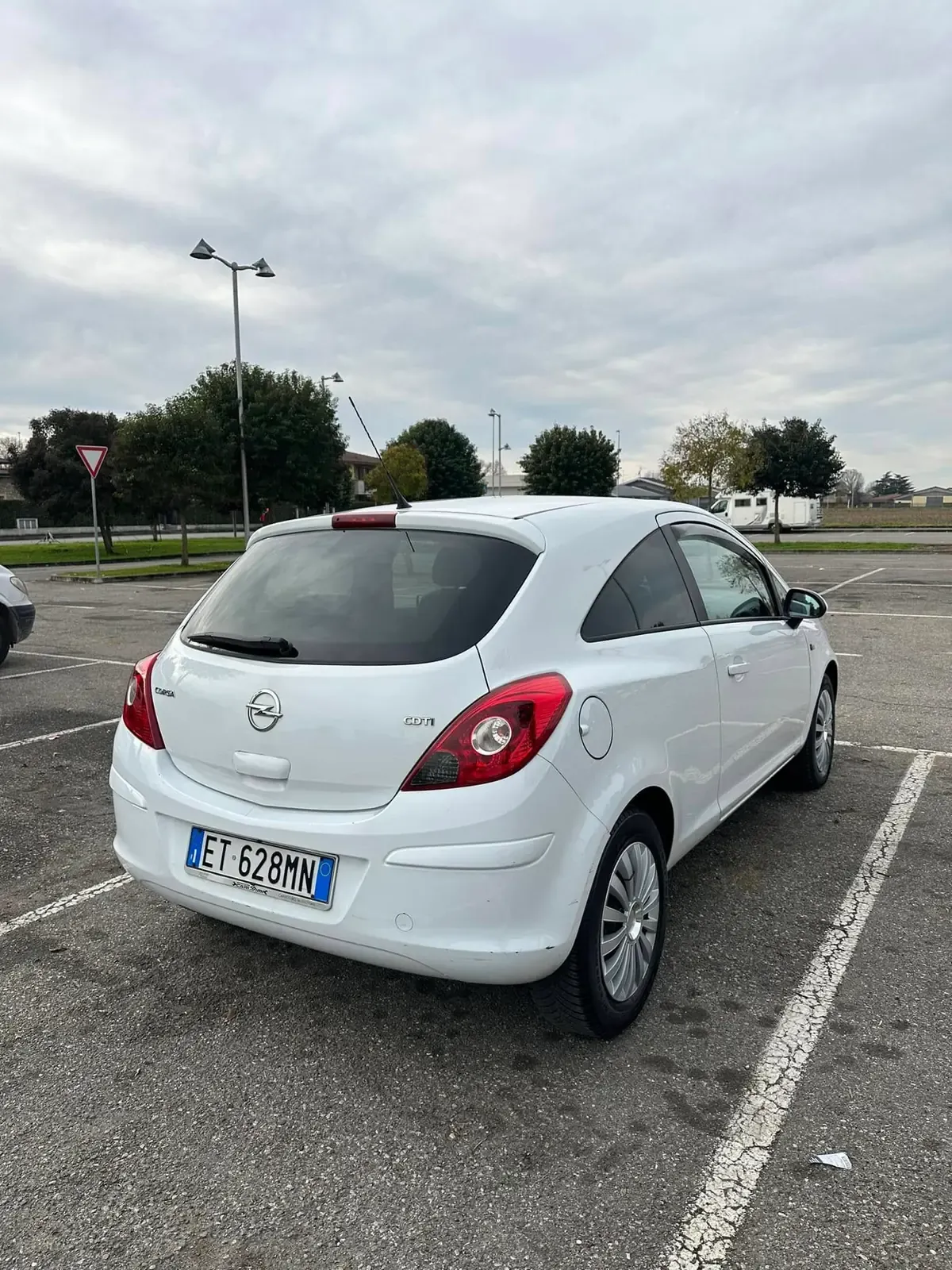 Opel Corsa 1.3 CDTi Edition, foto 10 di 11