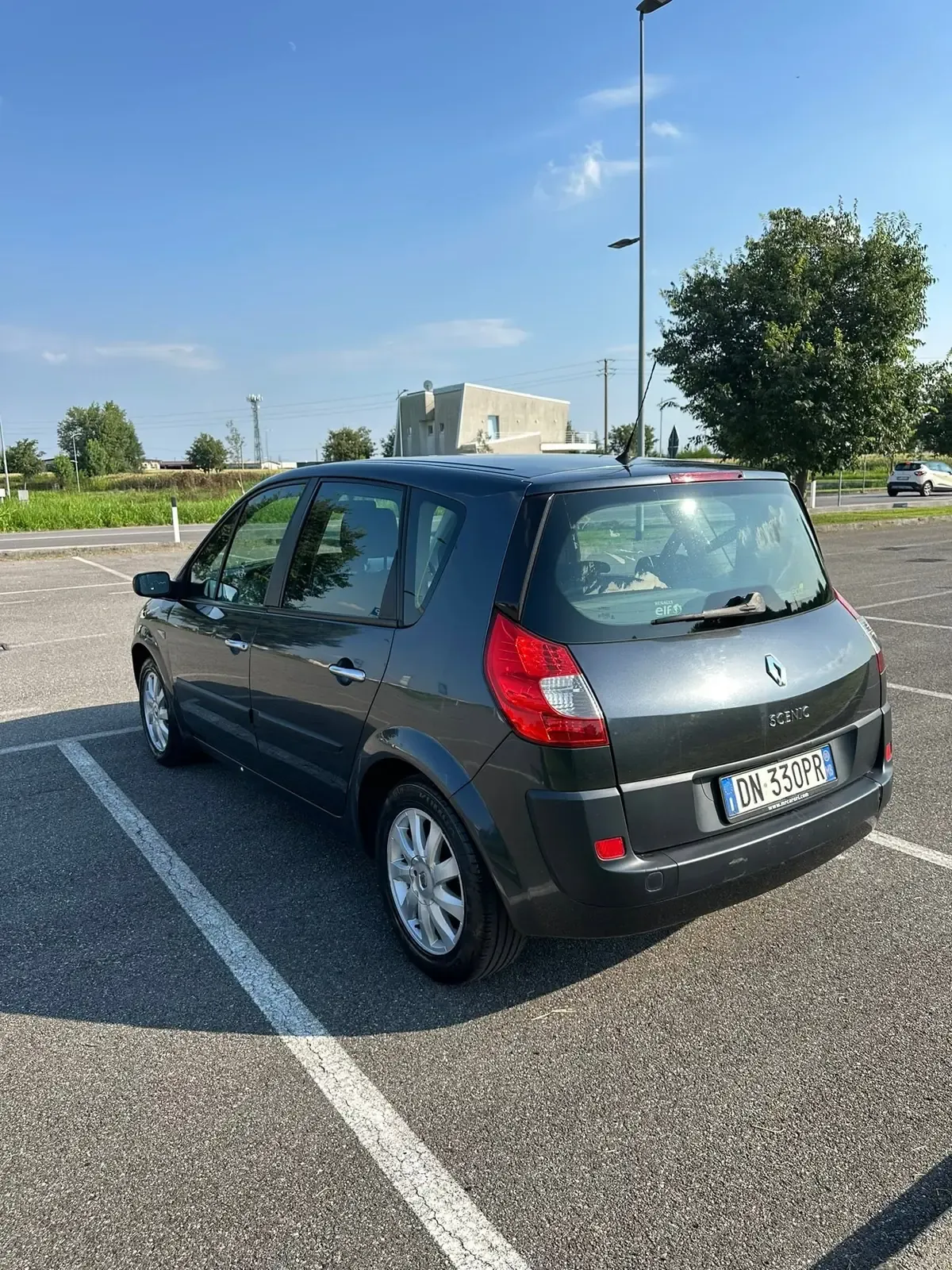 Renault Scénic 1.5 dCi Dynamique, foto 10 di 11