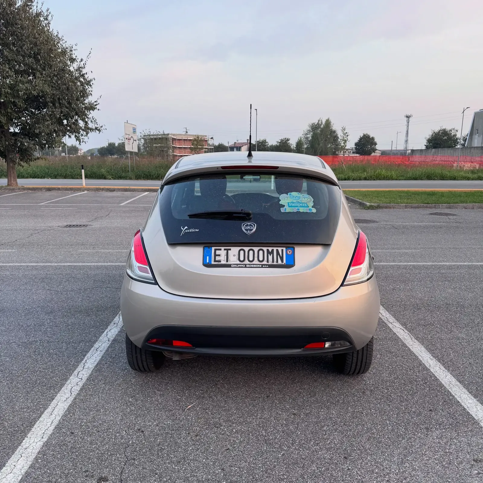 Lancia Ypsilon 1.3 MJT 16V 95 CV 5 porte S&S Platinum, foto 11 di 12